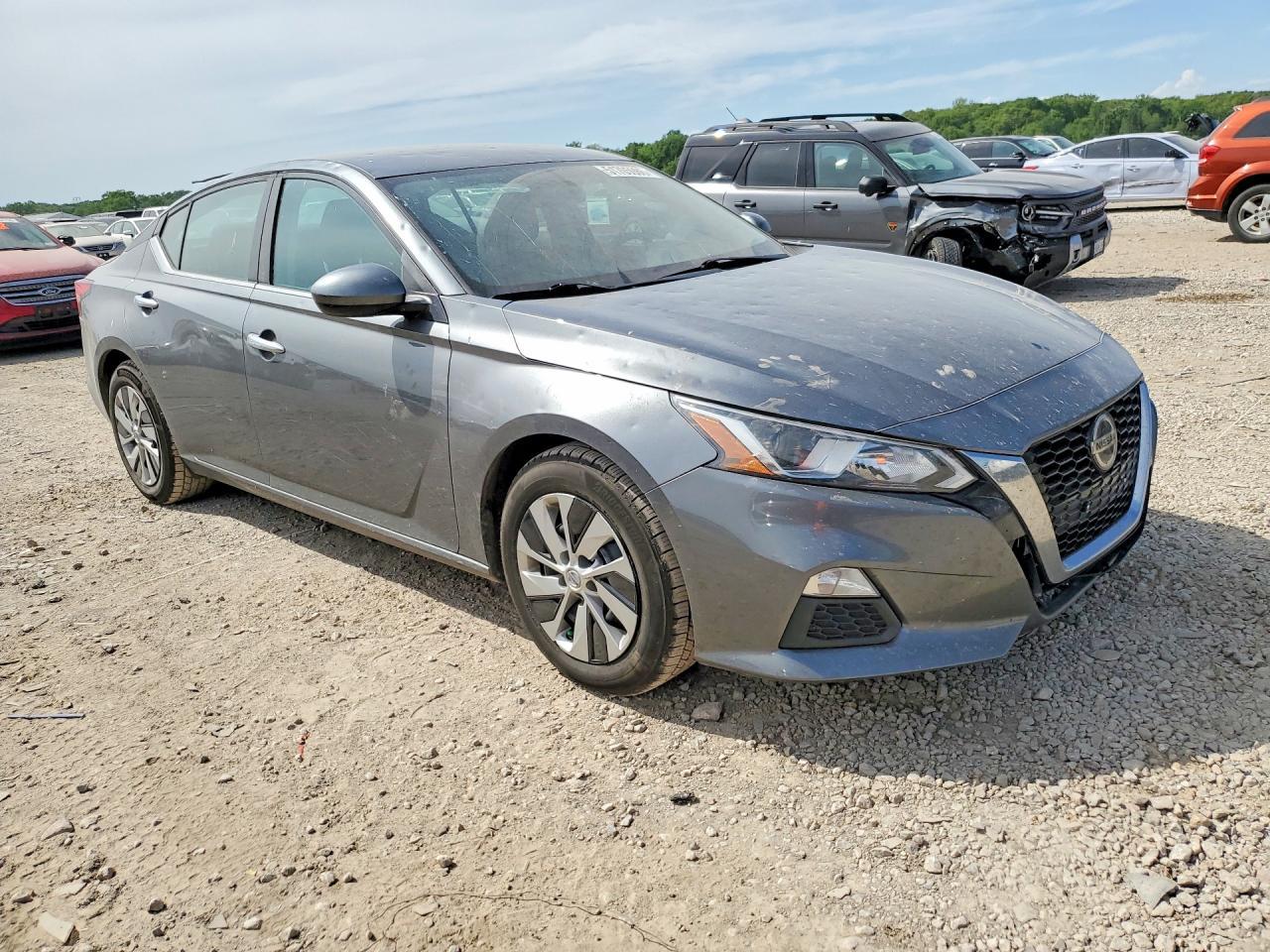 2020 Nissan Altima S - Фото 4