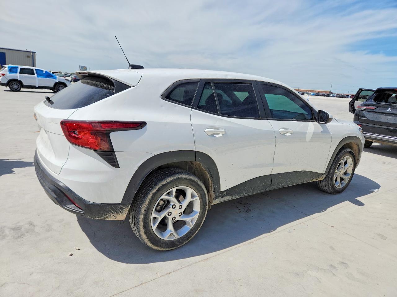2025 Chevrolet Trax Ls - Image 3