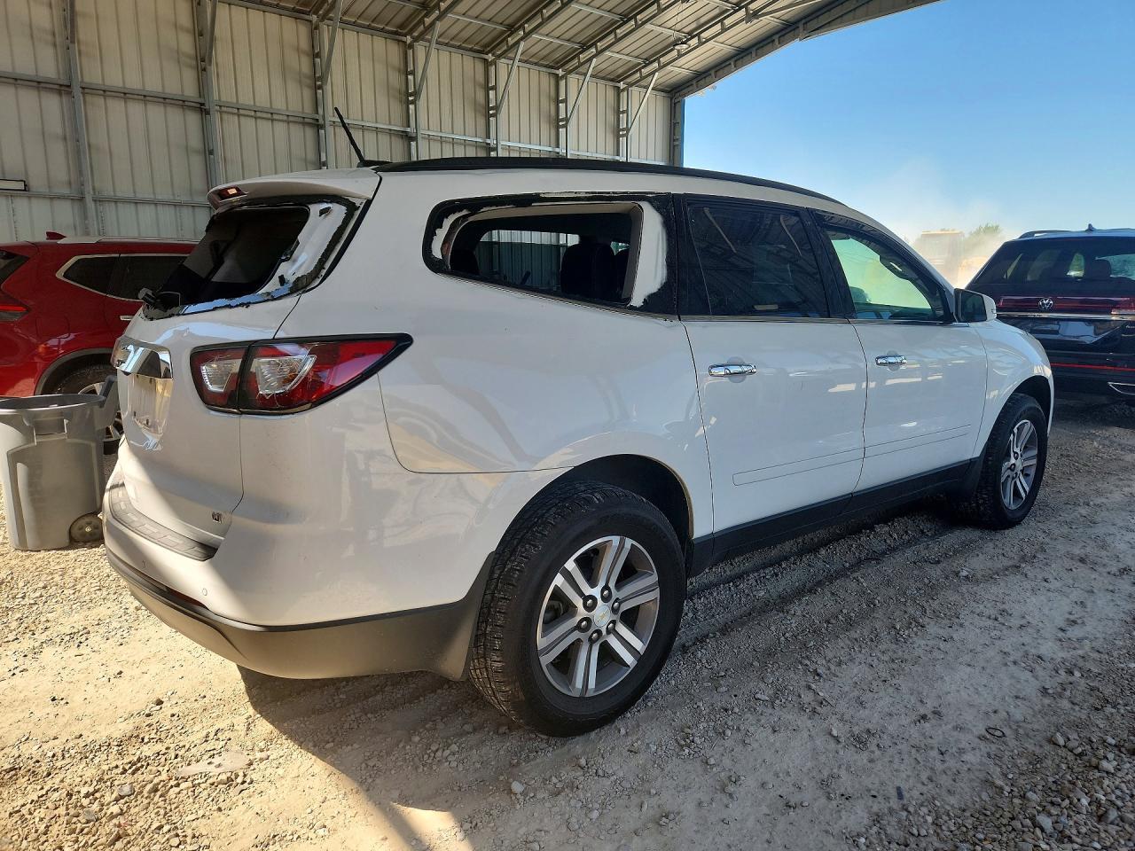 2017 Chevrolet Traverse Lt - Image 3