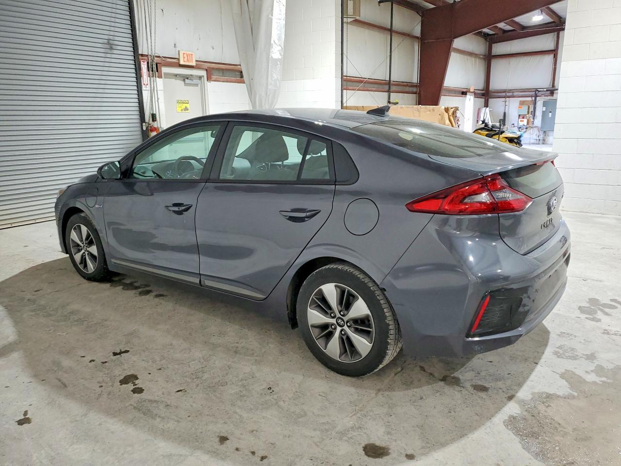 2019 Hyundai Ioniq Plug-In Hybrid Base - Фото 2