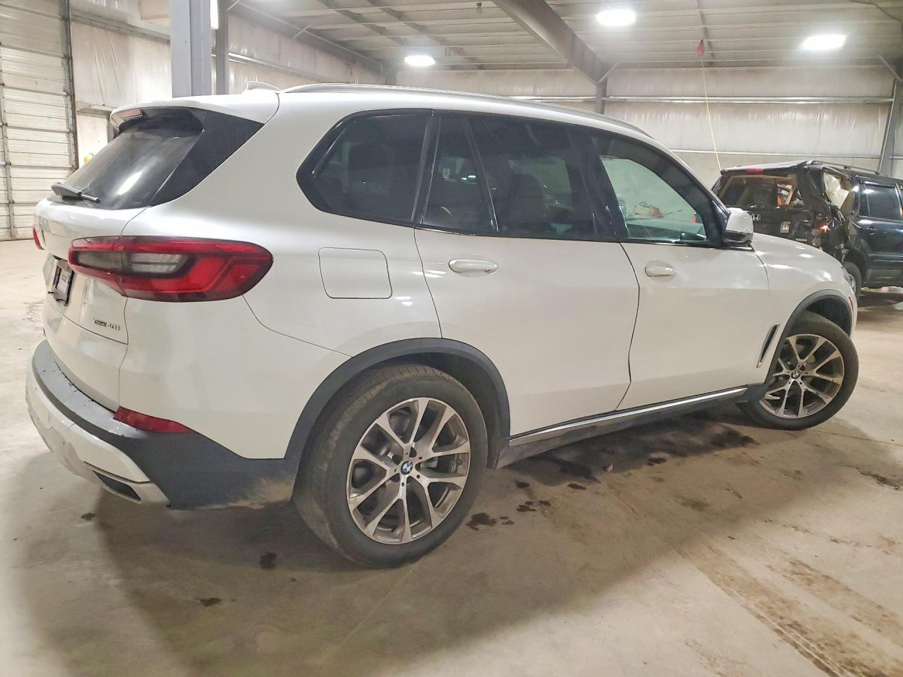2020 BMW X5 xDrive40I - Фото 3