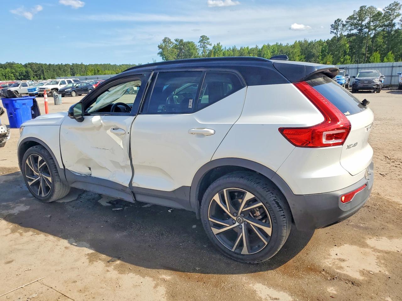 2021 Volvo Xc40 T5 R-Design - Фото 2