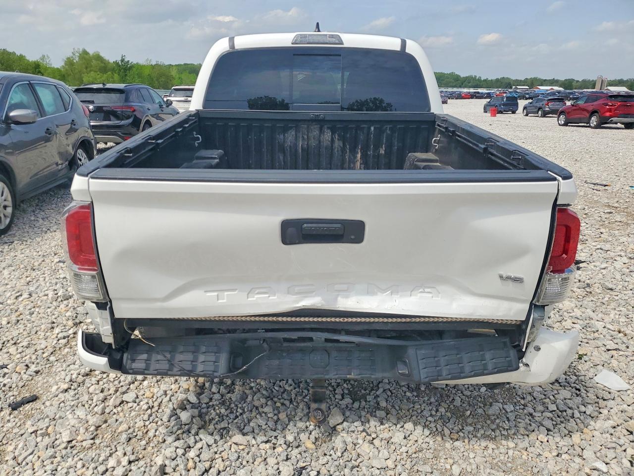 2017 Toyota Tacoma Limited - Фото 6