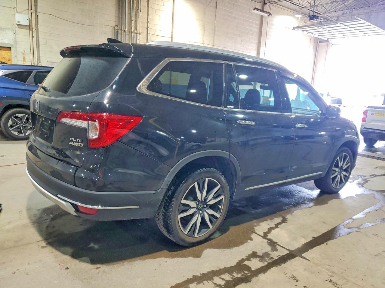 2022 Honda Pilot Elite - Image 3