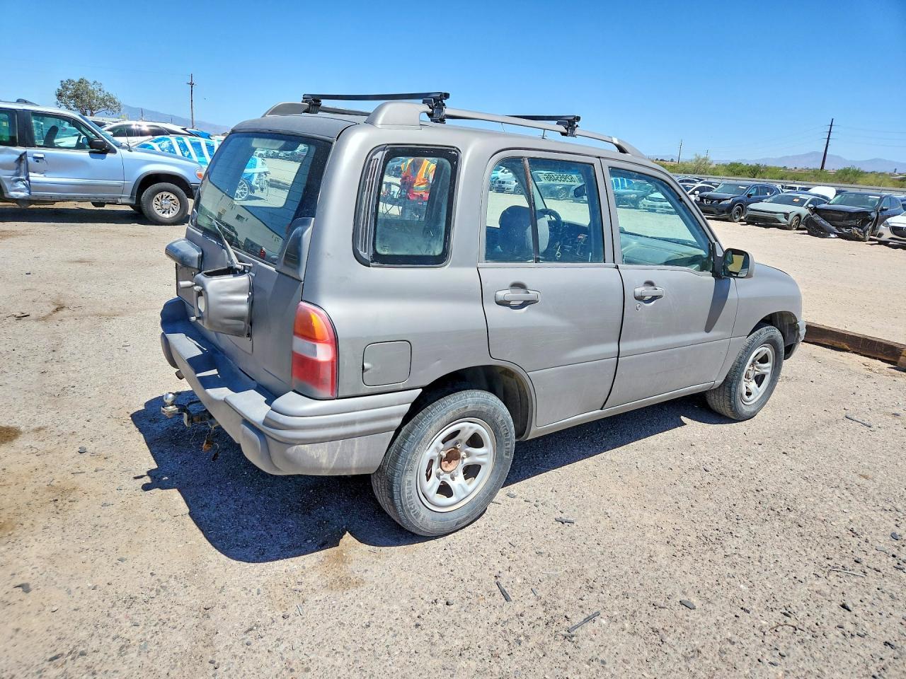 2000 Chevrolet Tracker - Фото 3