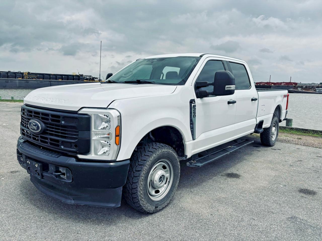 2024 Ford F250 Super Duty - Image 2