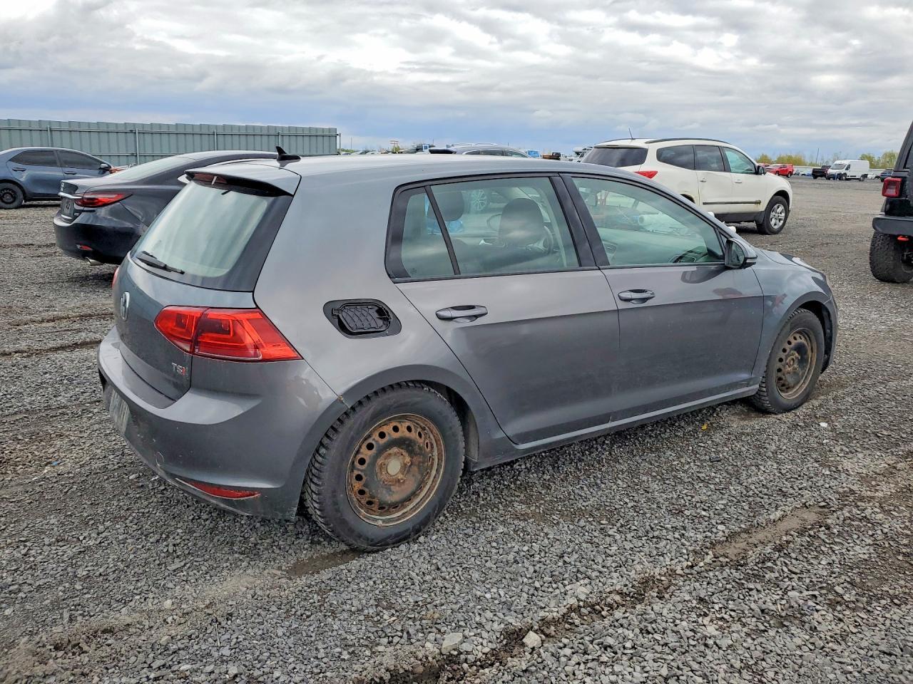 2016 Volkswagen Golf S - Image 3