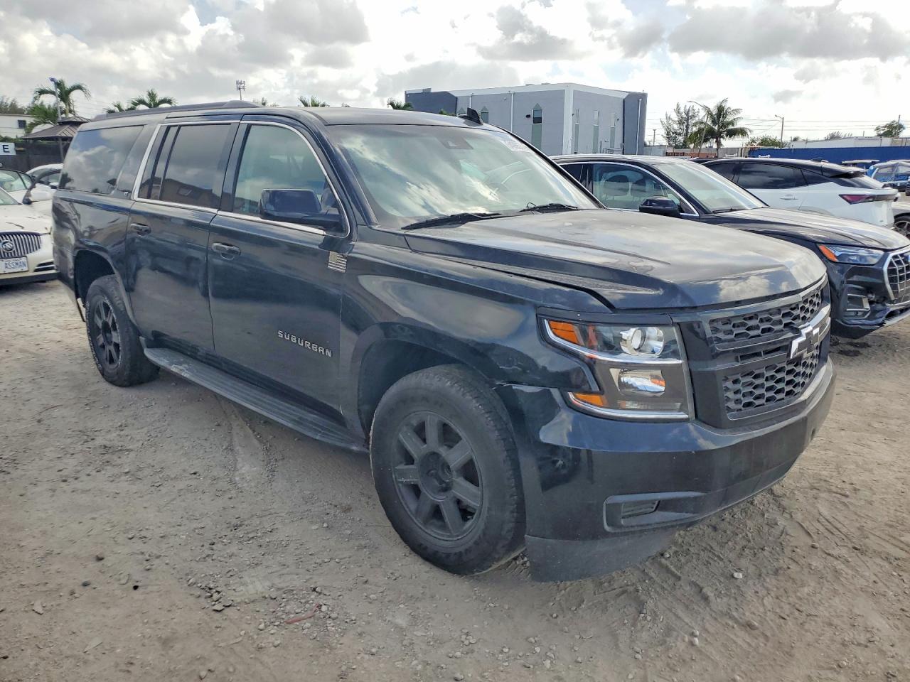2018 Chevrolet Suburban C1500 Lt - Фото 4