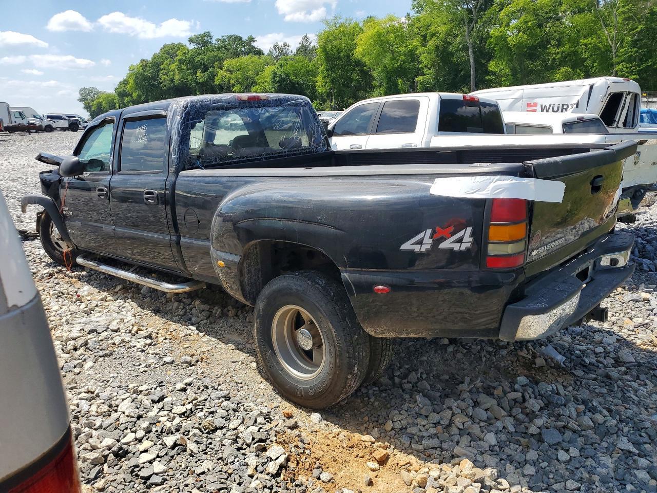 2004 Chevrolet Silverado K3500 - Image 2