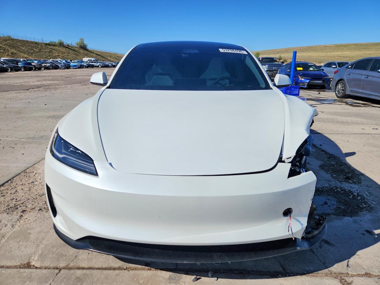 2025 Tesla Model 3 - Фото 5