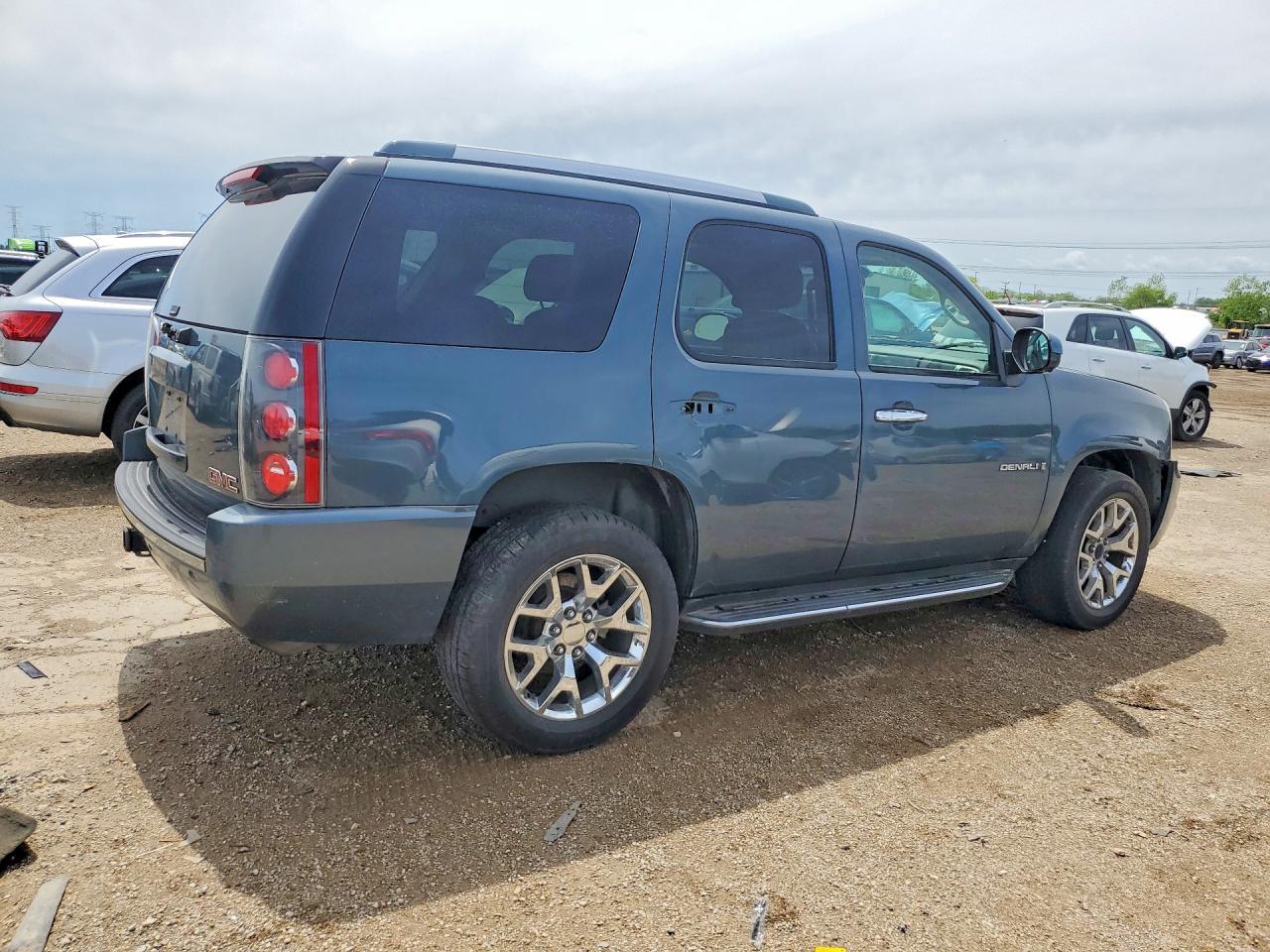 2007 GMC Yukon Denali - Фото 3