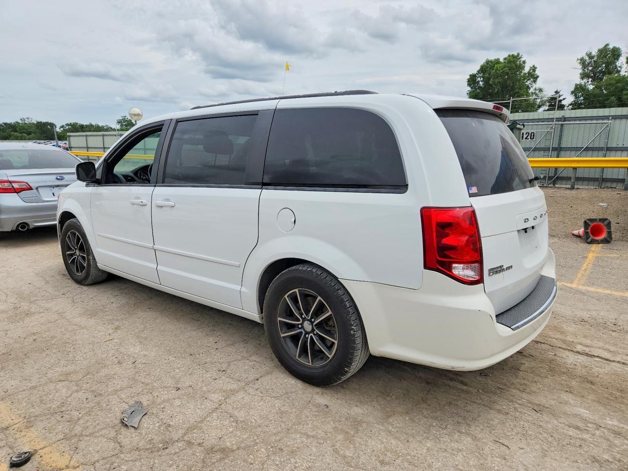 2017 Dodge Grand Caravan Gt - Фото 2