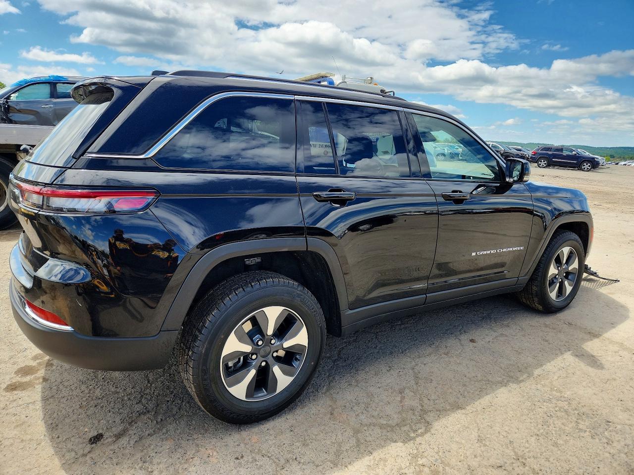 2022 Jeep Grand Cherokee Limited 4Xe - Фото 3