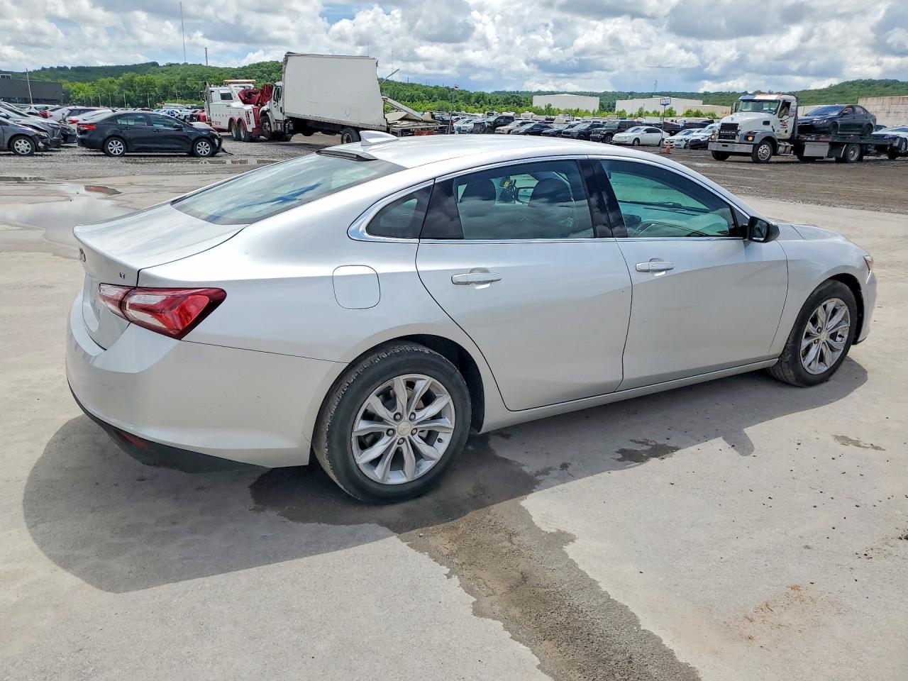 2022 Chevrolet Malibu Lt - Image 3