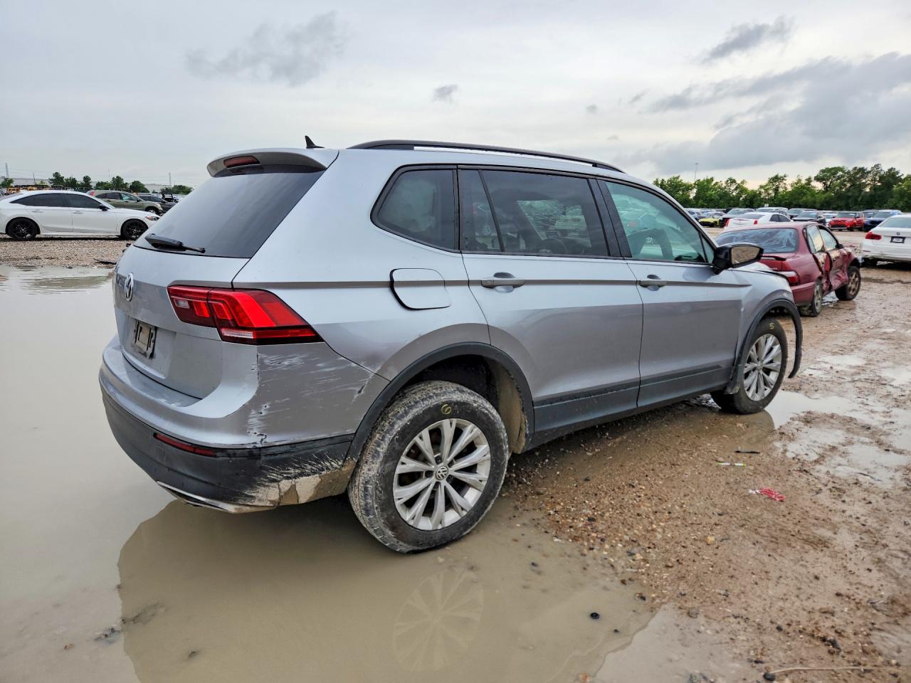 2020 Volkswagen Tiguan S - Image 3
