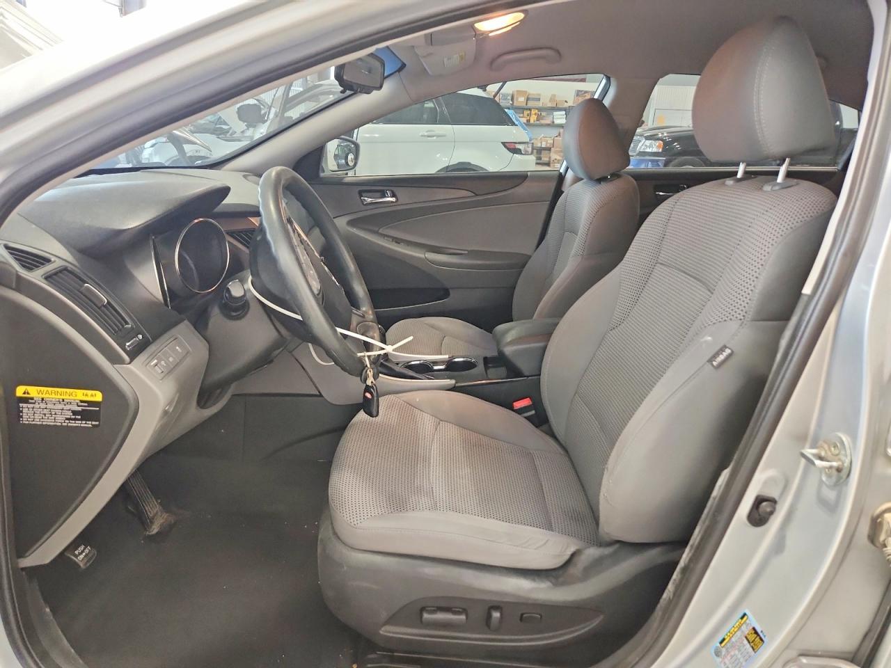 2012 Hyundai Sonata Gls - Image 7