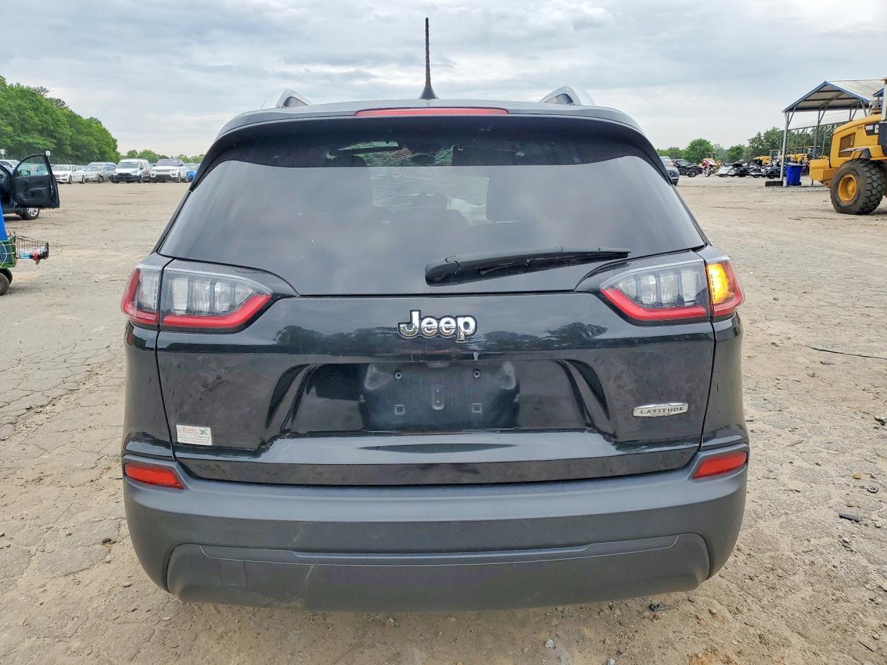 2020 Jeep Cherokee Latitude - Image 6