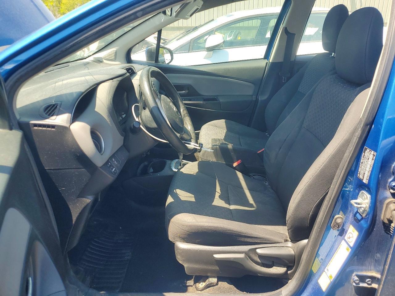 2015 Toyota Yaris 5-Door Le - Фото 7