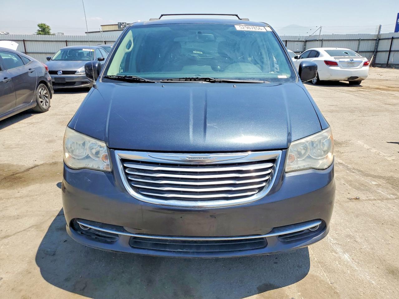 2014 Chrysler Town And Country Touring - Фото 5