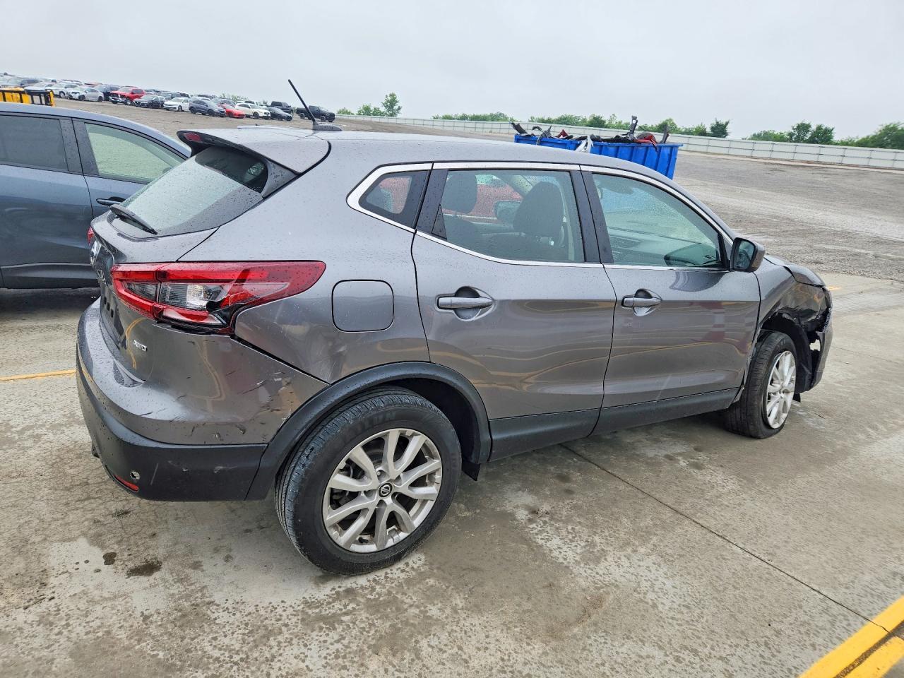 2021 Nissan Rogue Sport S - Image 3