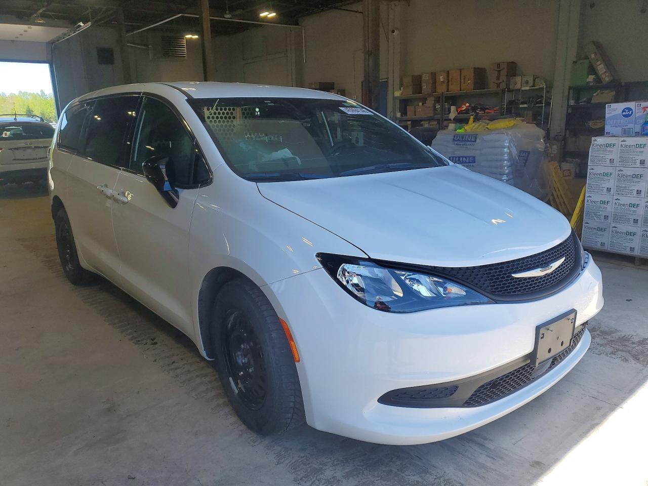 2025 Chrysler Grand Caravan Sxt - Image 4