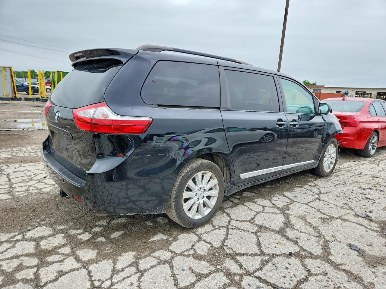 2015 Toyota Sienna Xle Premium 7-Passenger - Фото 3