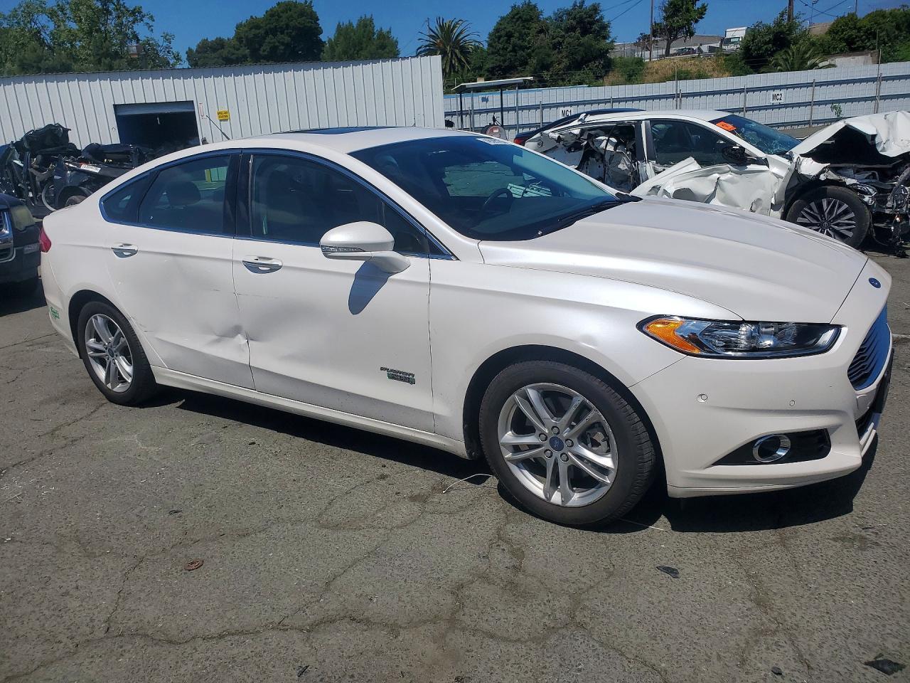 2016 Ford Fusion Titanium Phev - Image 4
