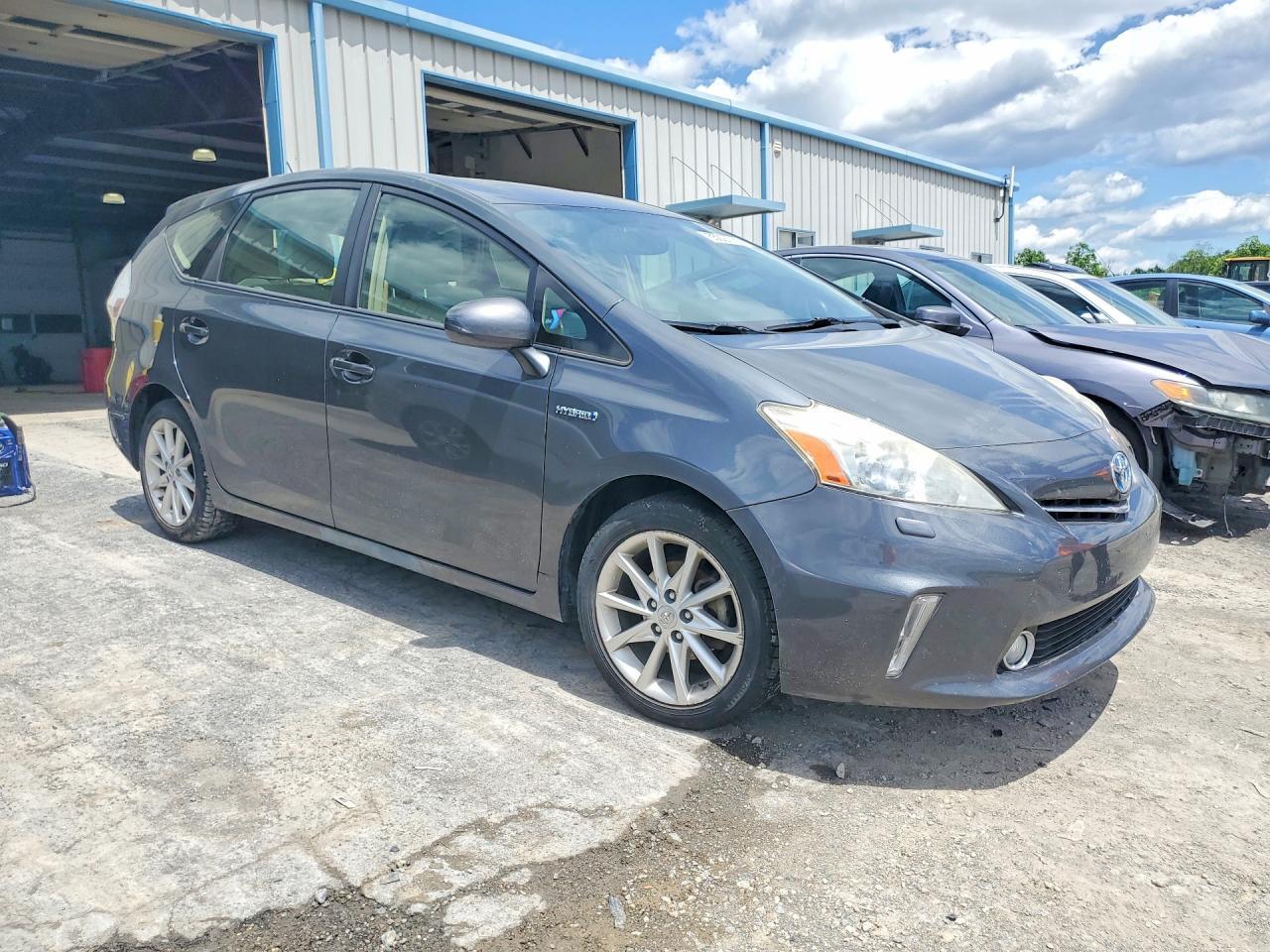 2013 Toyota Prius V - Фото 4
