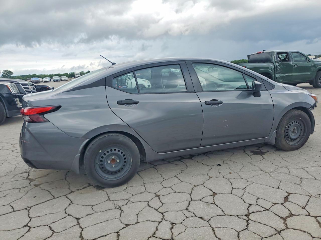 2023 Nissan Versa S - Фото 3