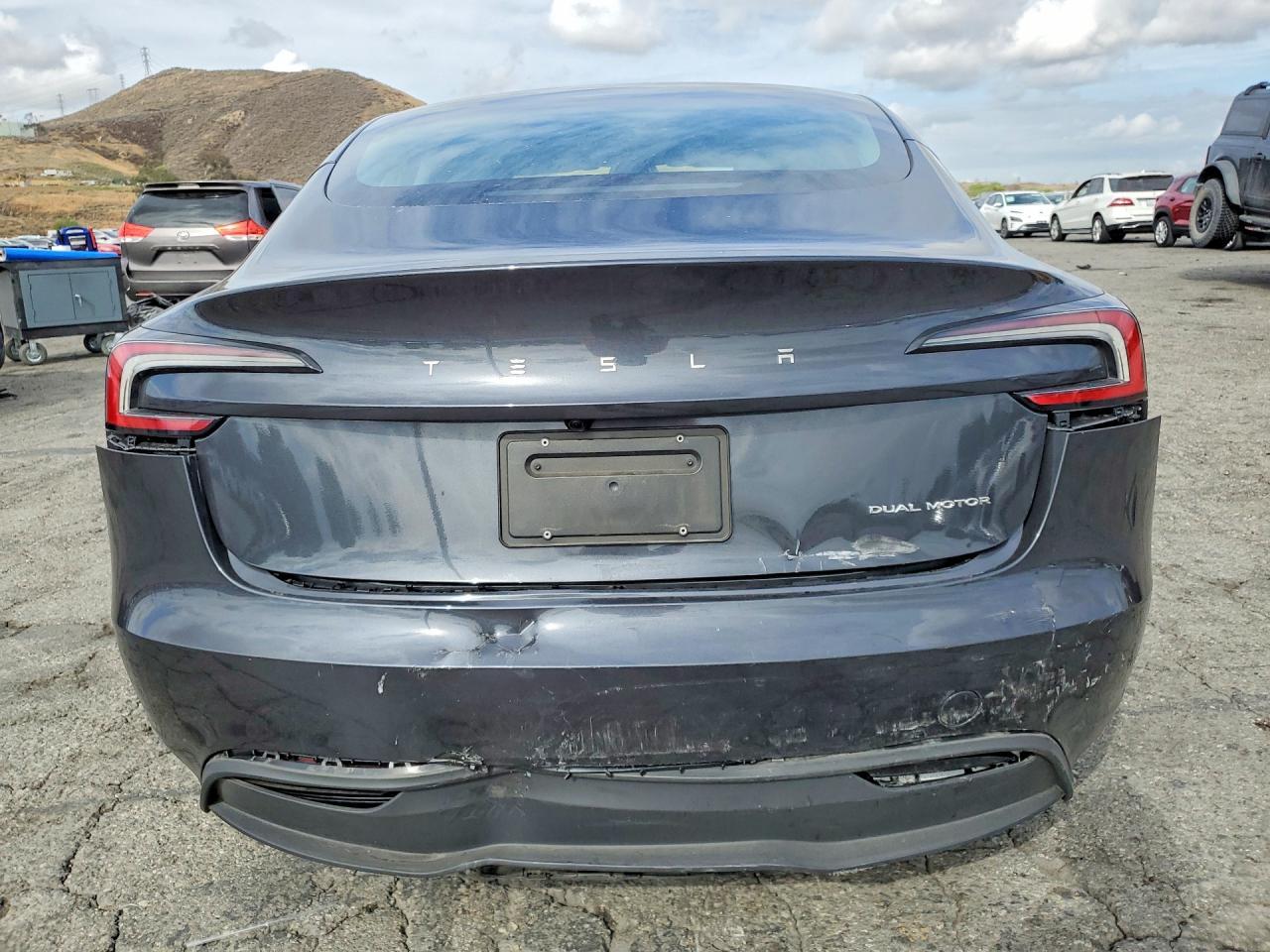 2025 Tesla Model 3 - Image 6