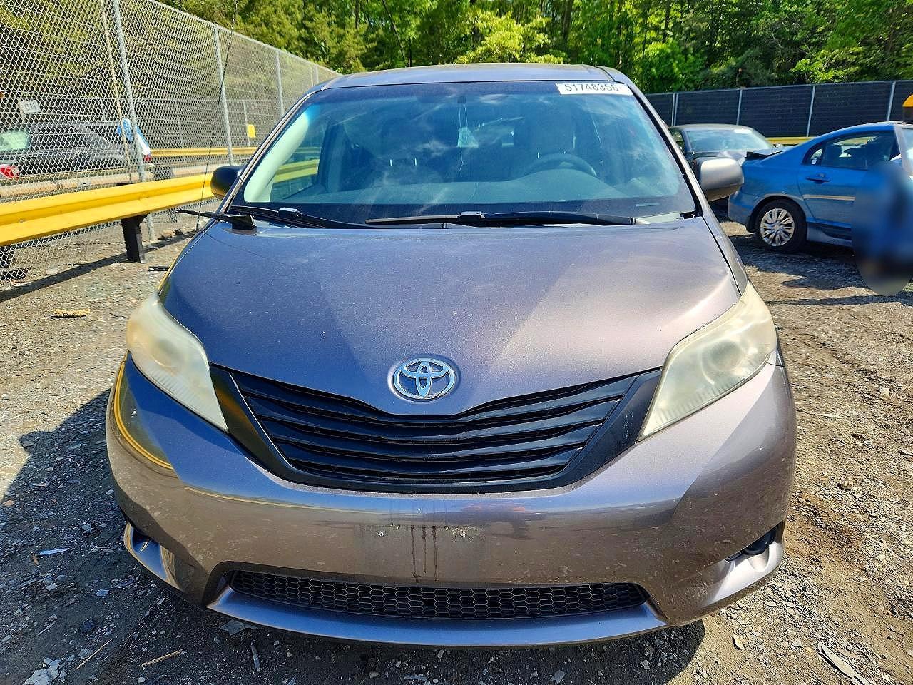 2012 Toyota Sienna Base 7-Passenger - Image 5