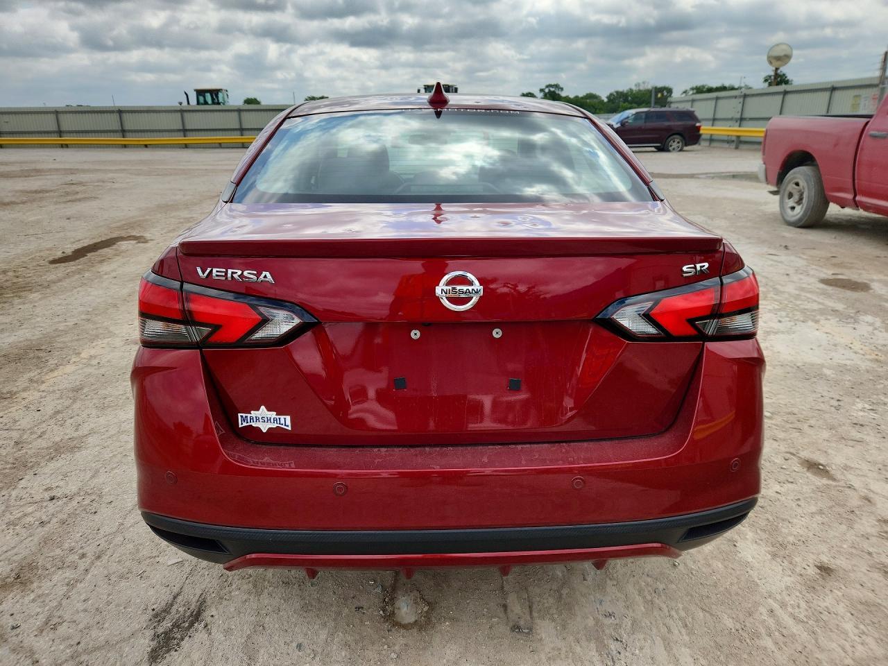 2021 Nissan Versa Sr - Image 6
