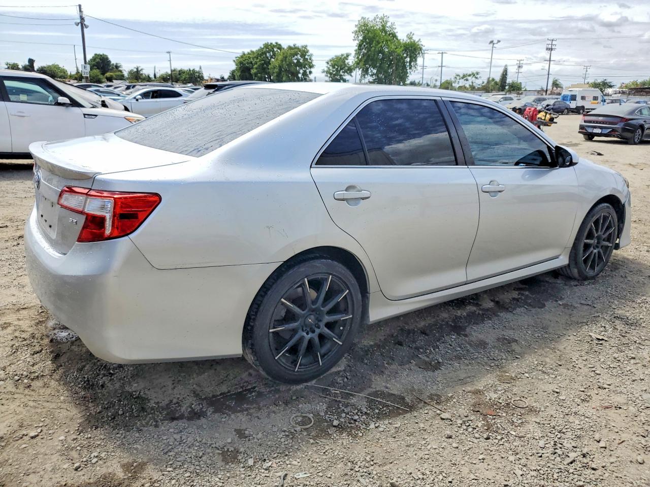 2012 Toyota Camry Se - Фото 3