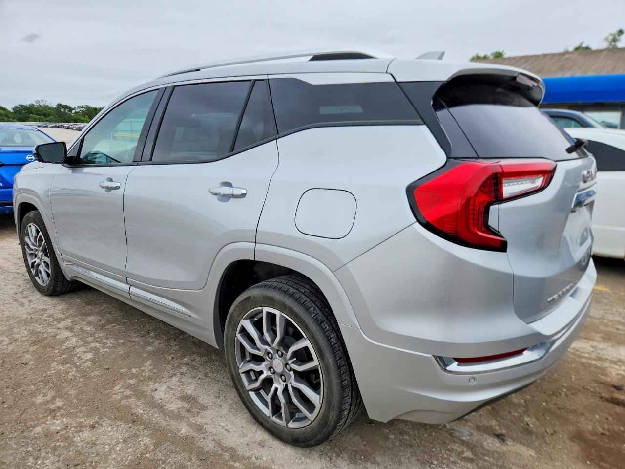 2022 GMC Terrain Denali - Фото 2