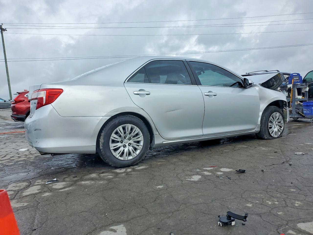 2014 Toyota Camry Le - Фото 3