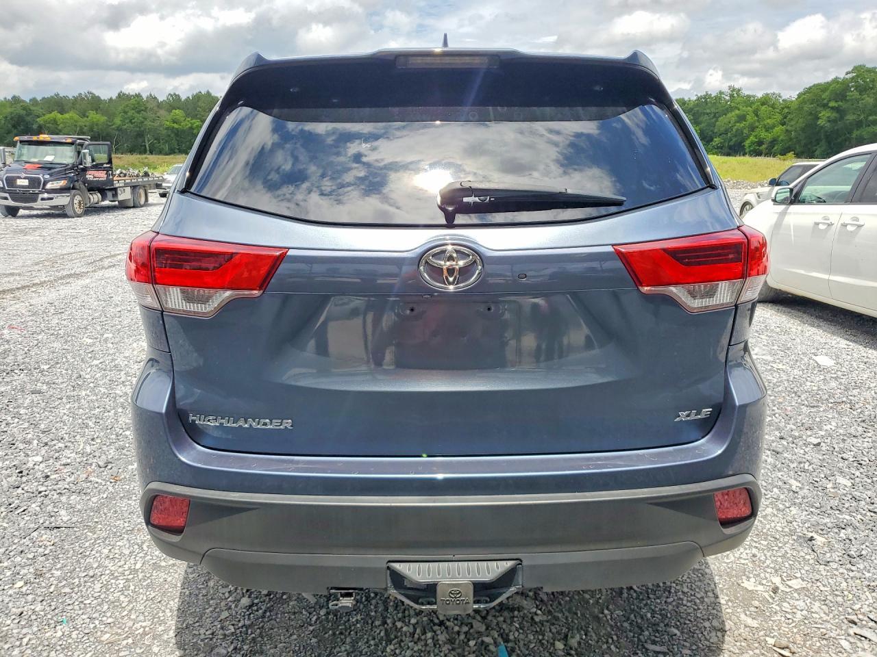 2019 Toyota Highlander Xle - Фото 6