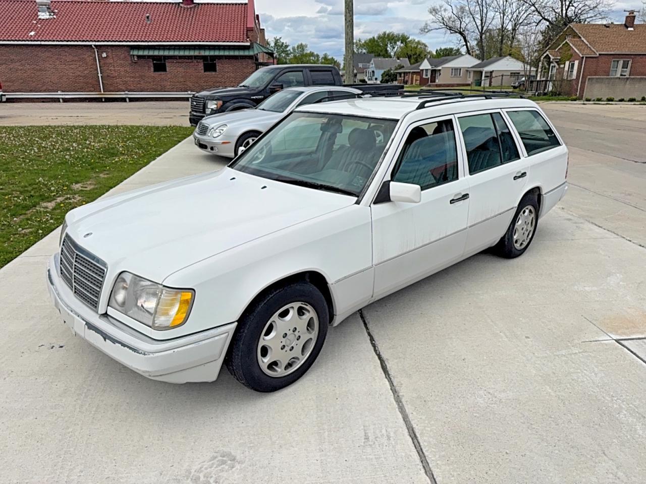 1995 Mercedes-Benz E 320 - Фото 2