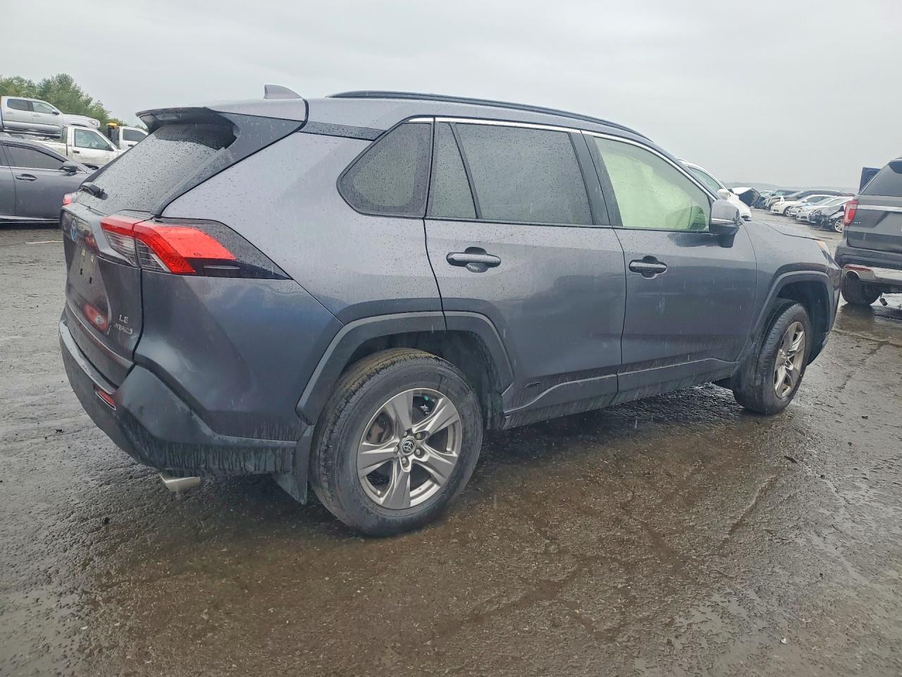 2022 Toyota Rav4 Le - Фото 3