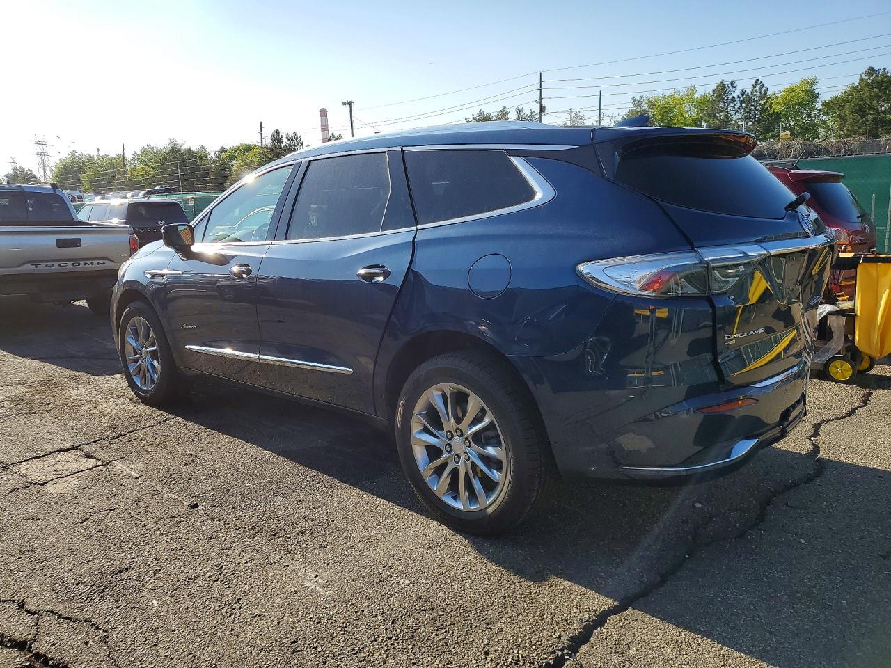 2022 Buick Enclave Avenir - Фото 2