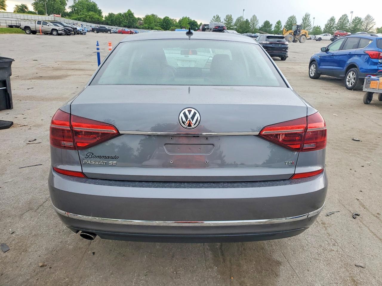 2017 Volkswagen Passat Se - Фото 6