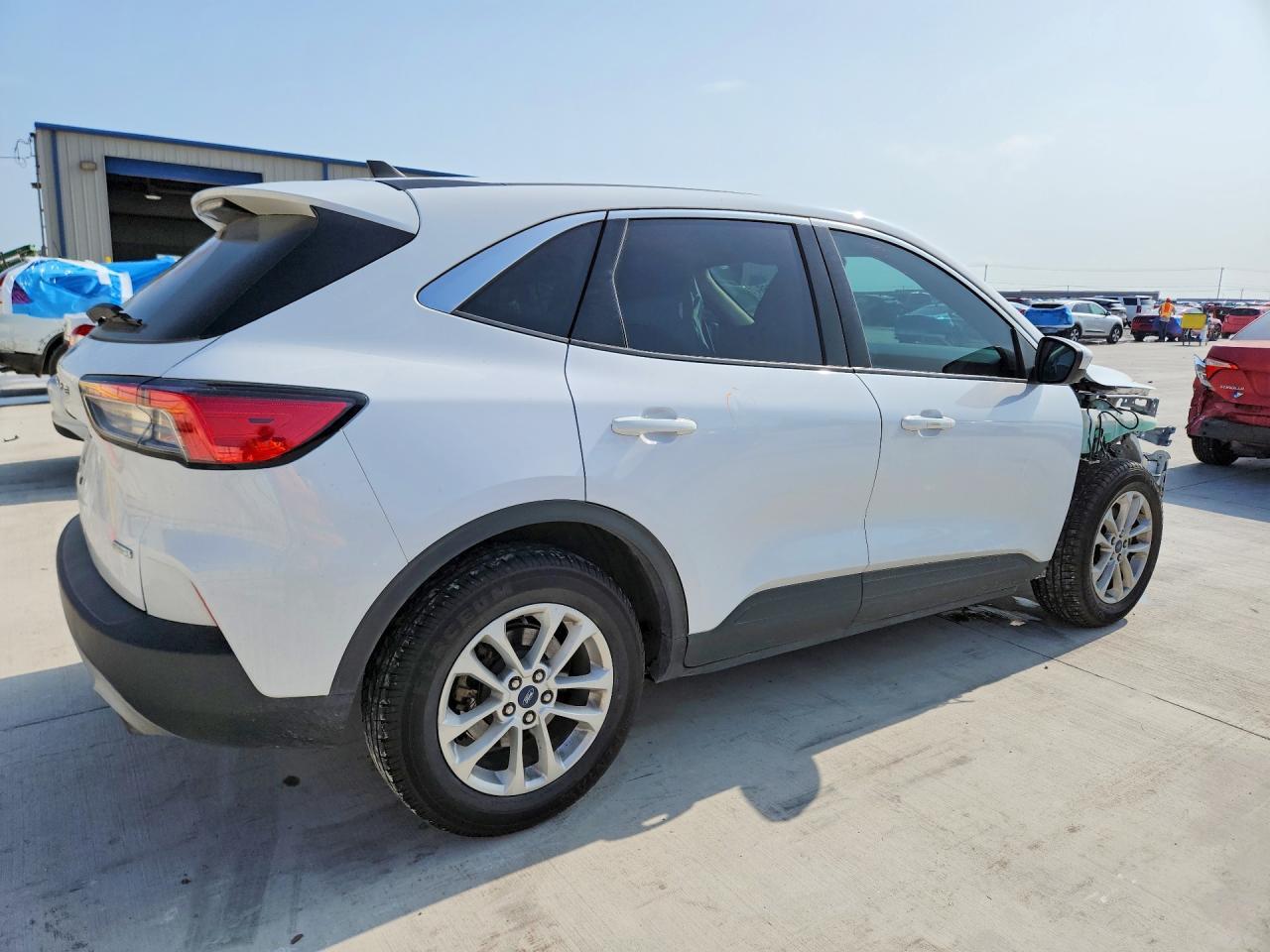 2020 Ford Escape Se - Фото 3