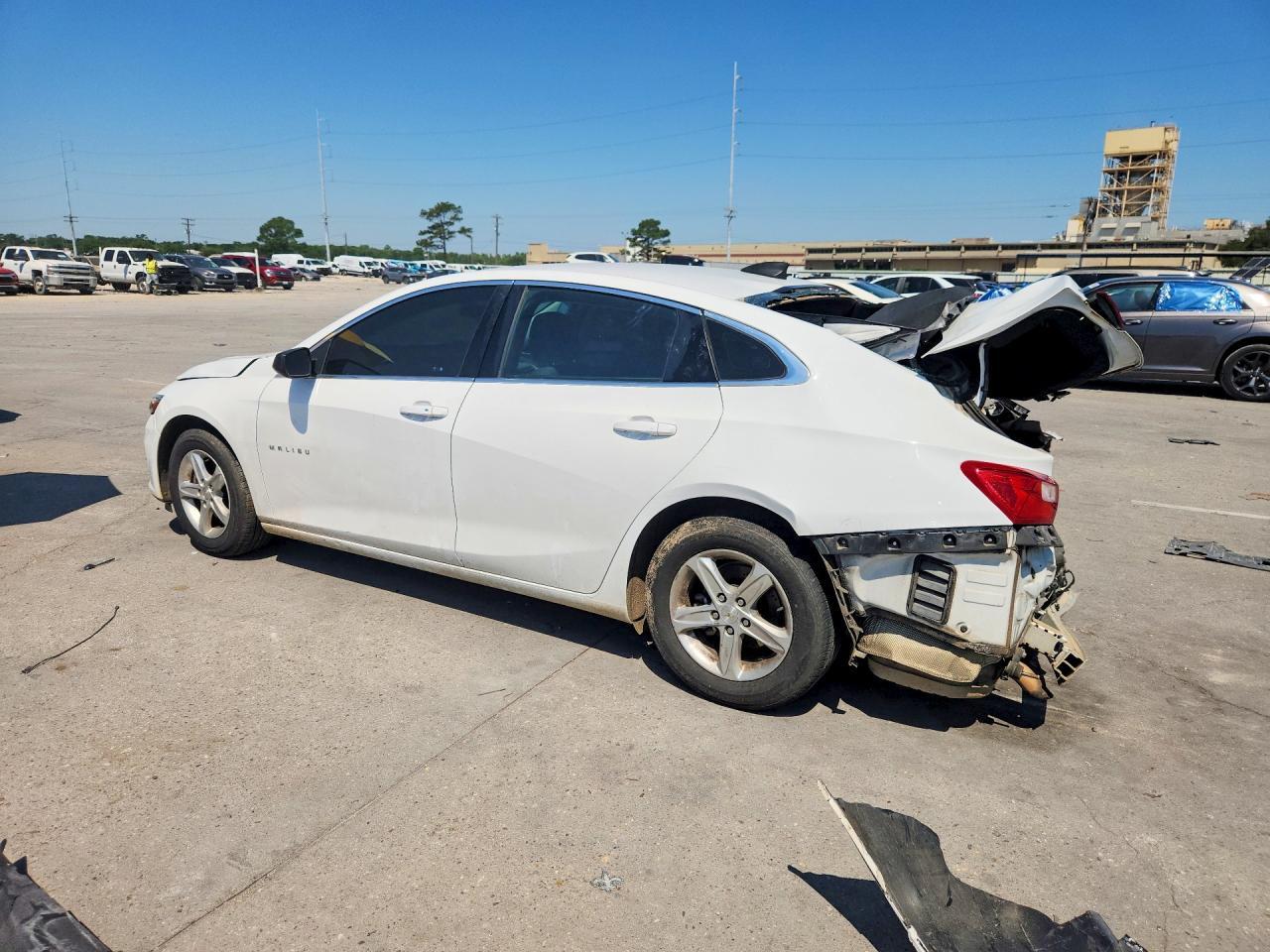 2020 Chevrolet Malibu Ls - Фото 2