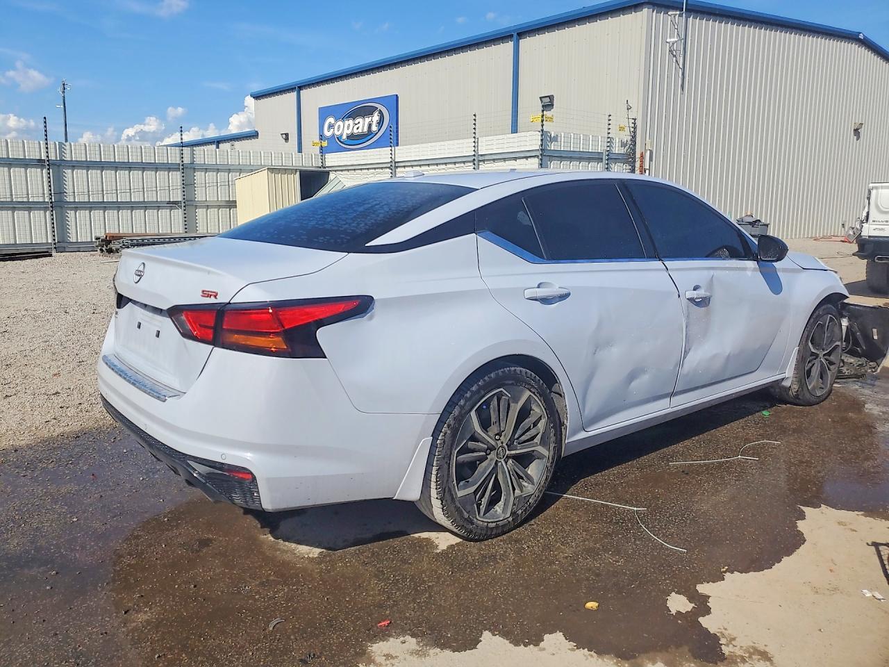 2023 Nissan Altima Sr - Фото 3