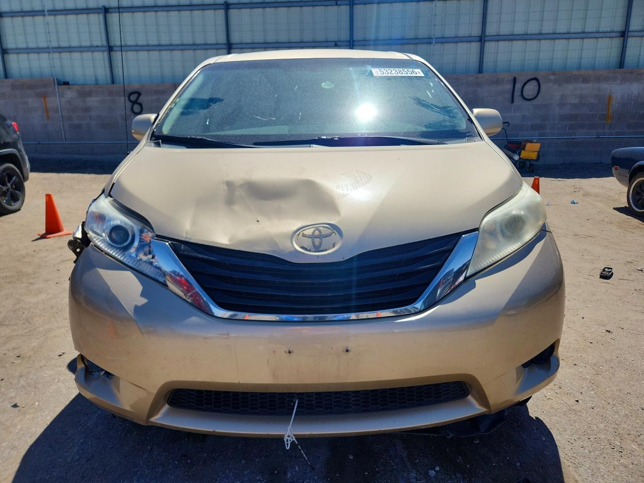 2011 Toyota Sienna Le - Фото 5