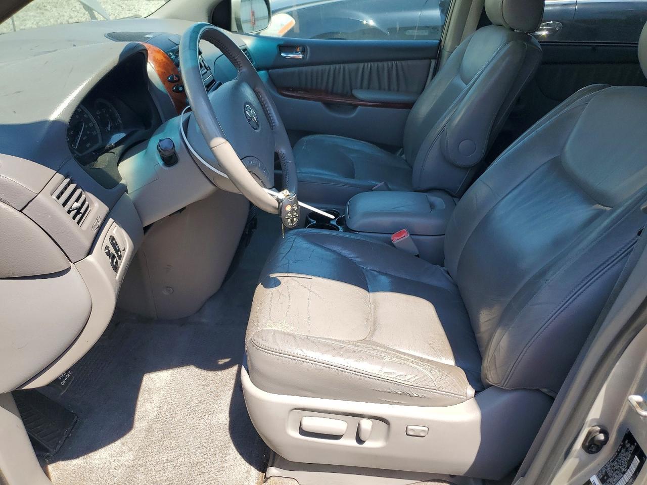 2005 Toyota Sienna - Фото 7