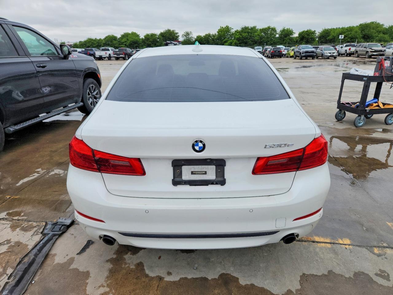 2018 BMW 530E - Фото 6