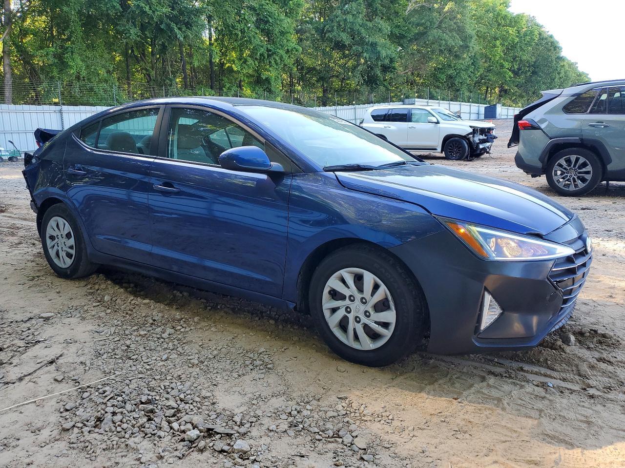 2019 Hyundai Elantra Se - Image 4