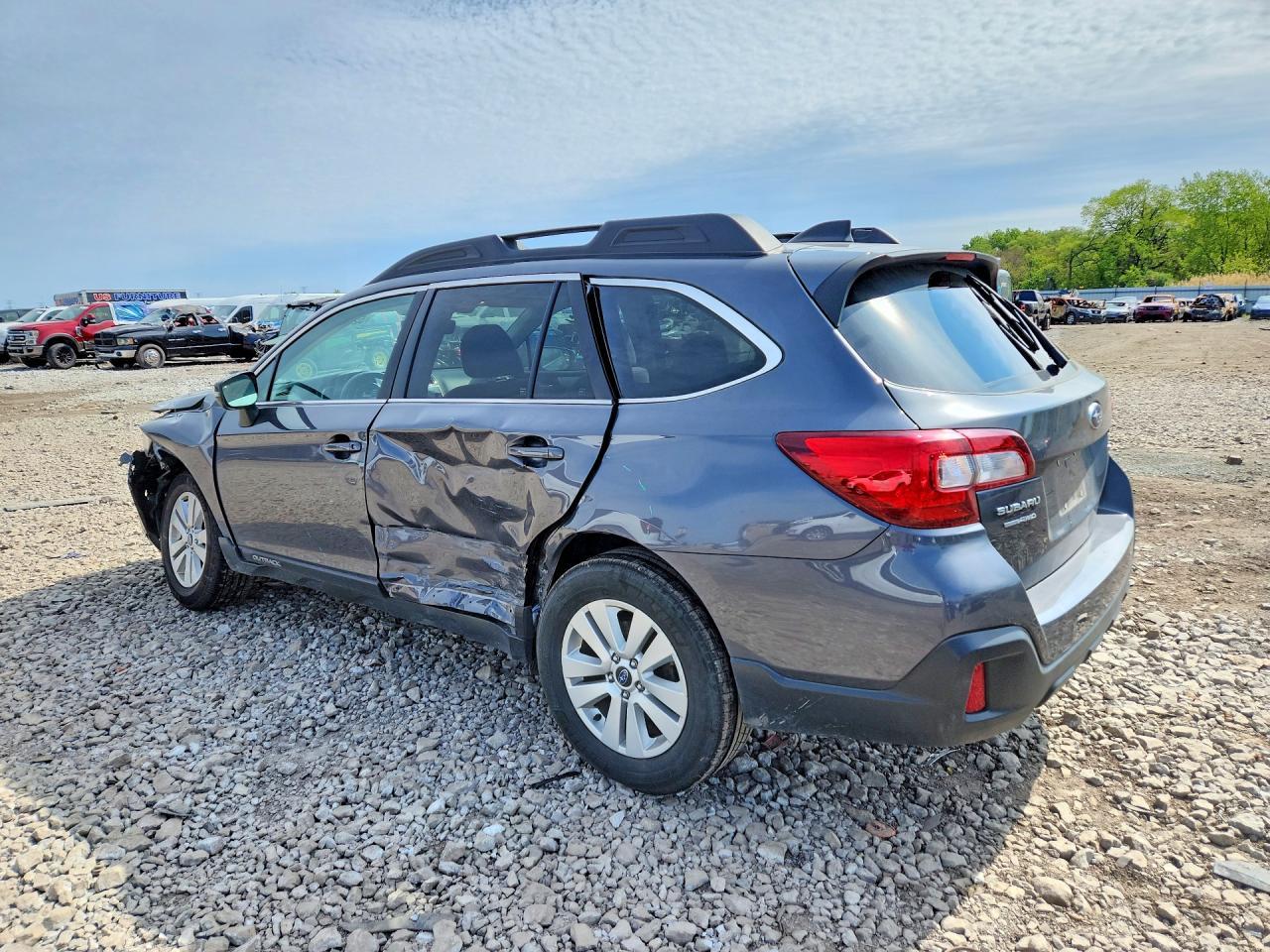 2019 Subaru Outback 2.5I Premium - Фото 2