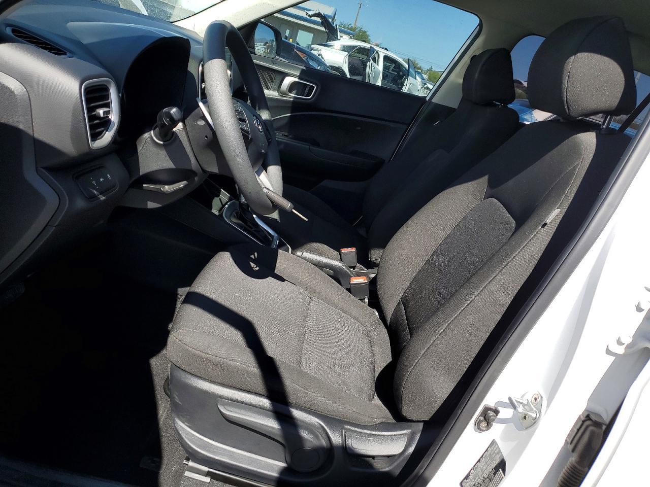 2022 Hyundai Venue Se - Image 7