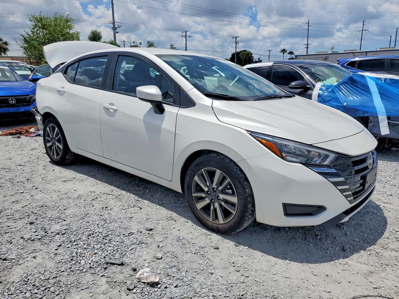 2025 Nissan Versa Sv - Image 4